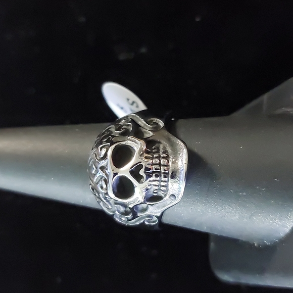 Stainless Steel Skull Ring 18mm - Picture 3 of 7